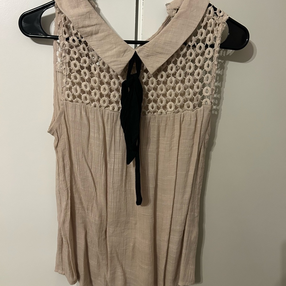 Sweet Wanderer Beige Lace Blouse with Black Tie - Picture 2 of 5